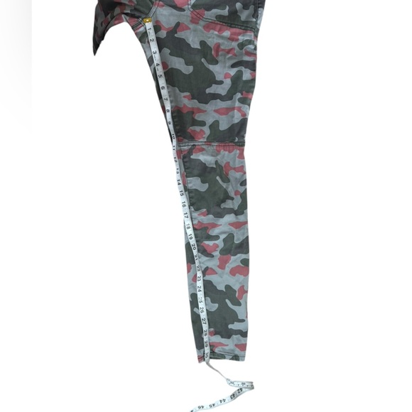 William Rast olive/pink camo Jane skinny 26 - Picture 3 of 6